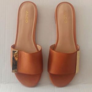 ALDO womans tan light brown flat sandals, size 8